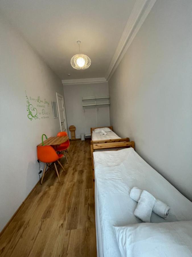 Orange Cat Rooms Riga Exteriör bild